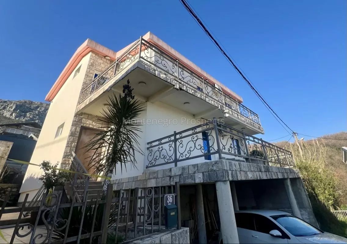 House in Bar, Montenegro, 175 m² - picture 1