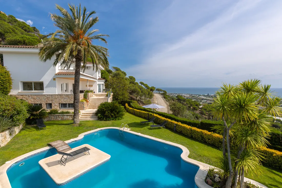 Villa à Barcelone, Espagne, 404 m² - image 1