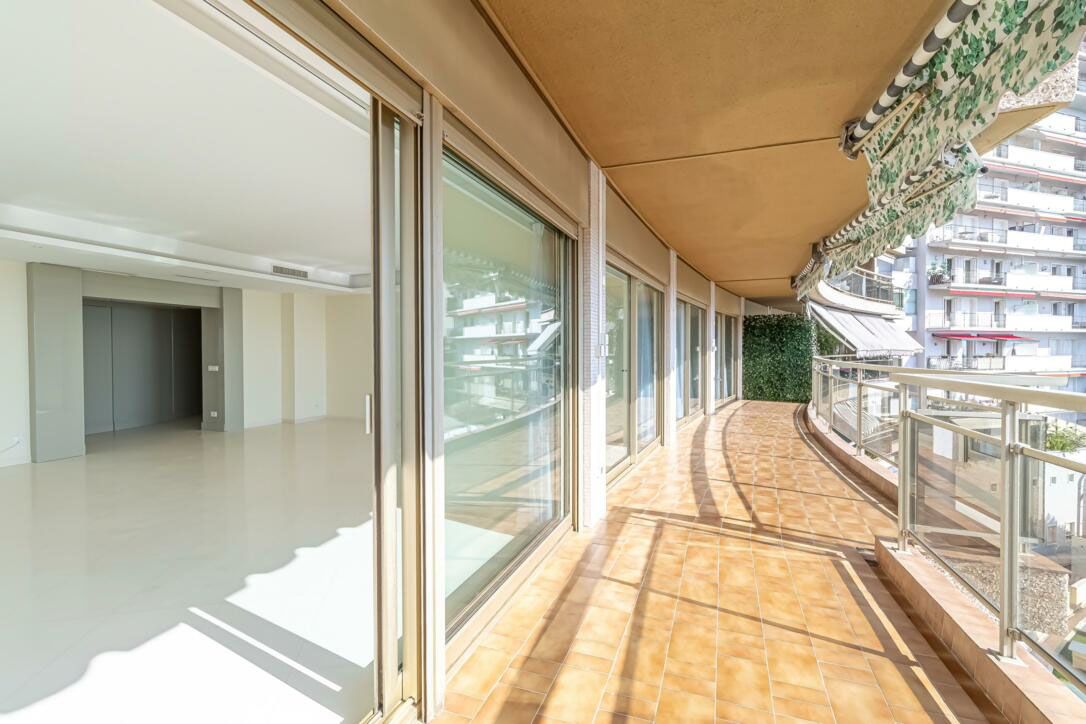 Apartment in Saint Roman, Monaco, 211 m² - picture 13