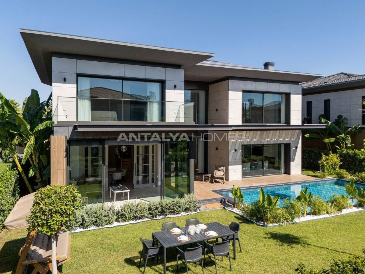 Townhouse in Antalya, Turkey, 445 m² - picture 1
