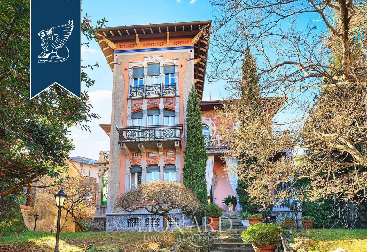 Villa en Sesto Calende, Italia, 800 m² - imagen 1