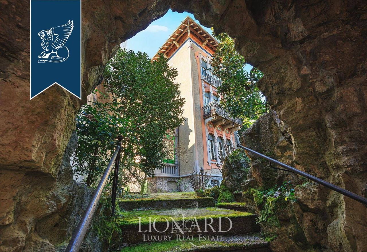 Villa a Sesto Calende, Italia, 800 m² - foto 2