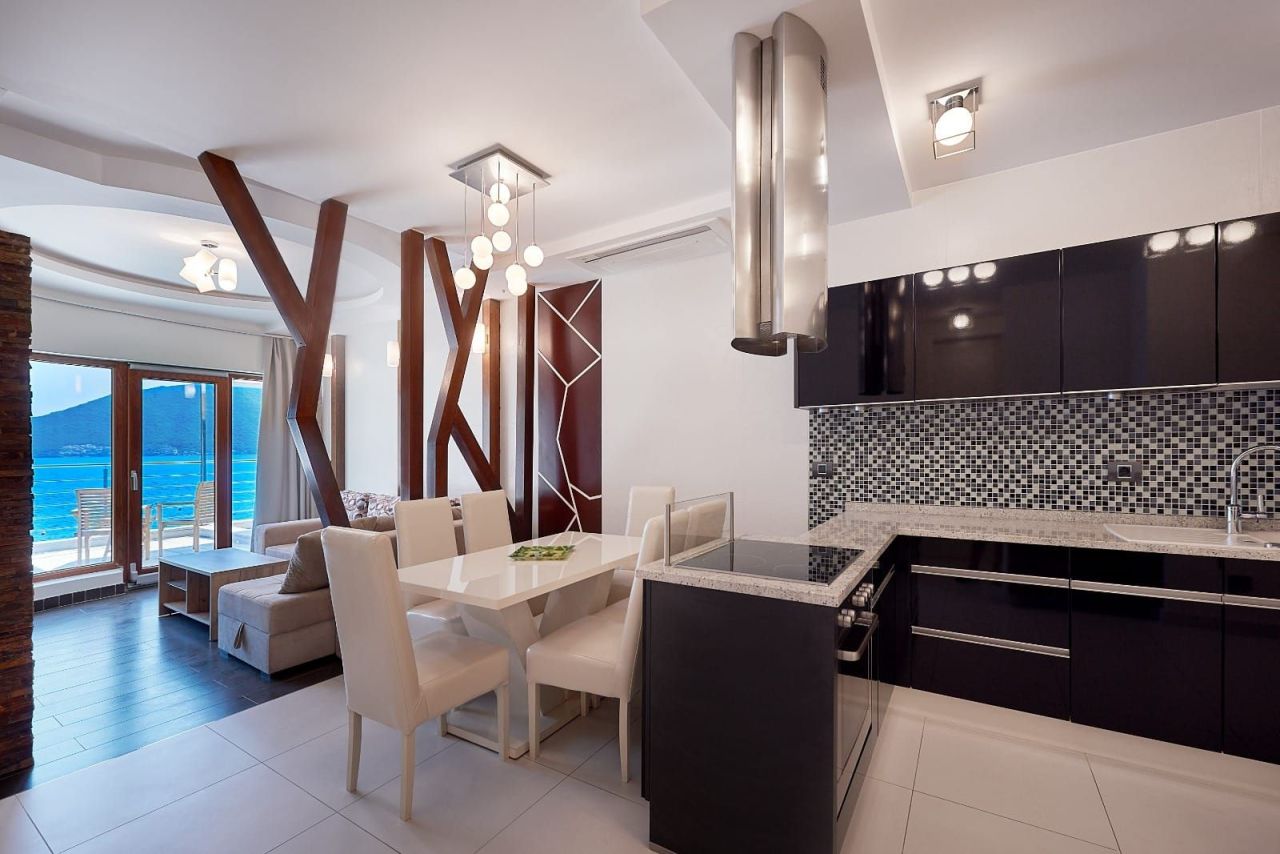 Apartamento en Risan, Montenegro, 92 m² - imagen 1