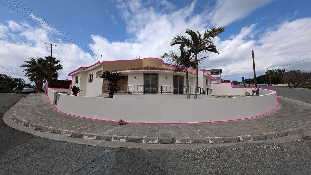 Bungalow in Larnaka, Zypern, 200 m² - Foto 1