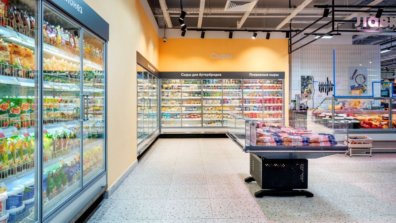 Commercial property in Barcelona, Spain, 372 m² - picture 2