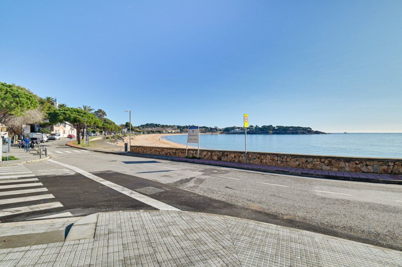 Flat on Costa Brava, Spain, 215 m² - picture 17