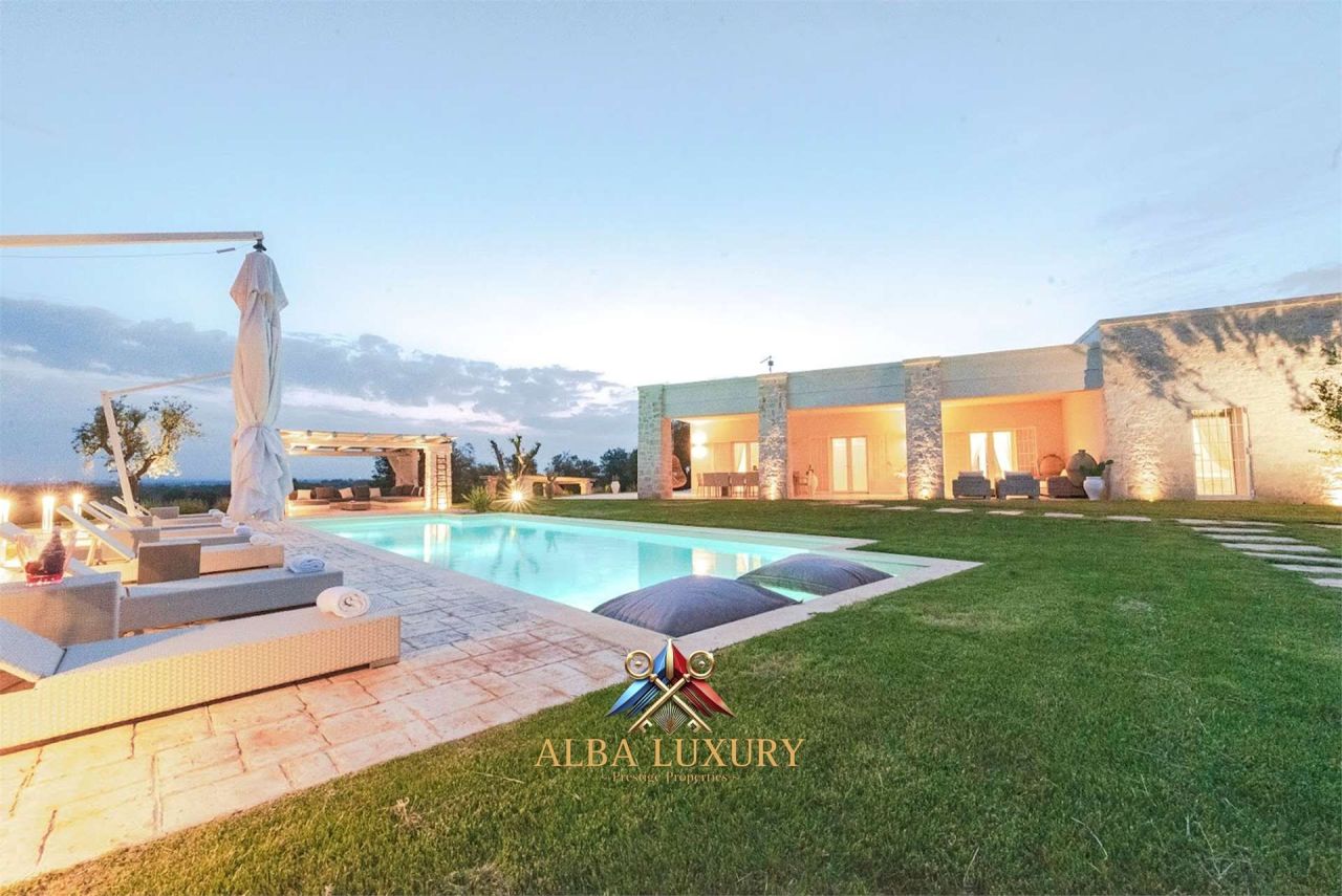 Villa in Ostuni, Italien, 300 m² - Foto 1
