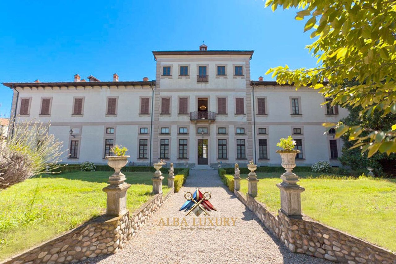 Villa Piazza Giuseppe Resta, Italy, 3 800 m² - picture 1