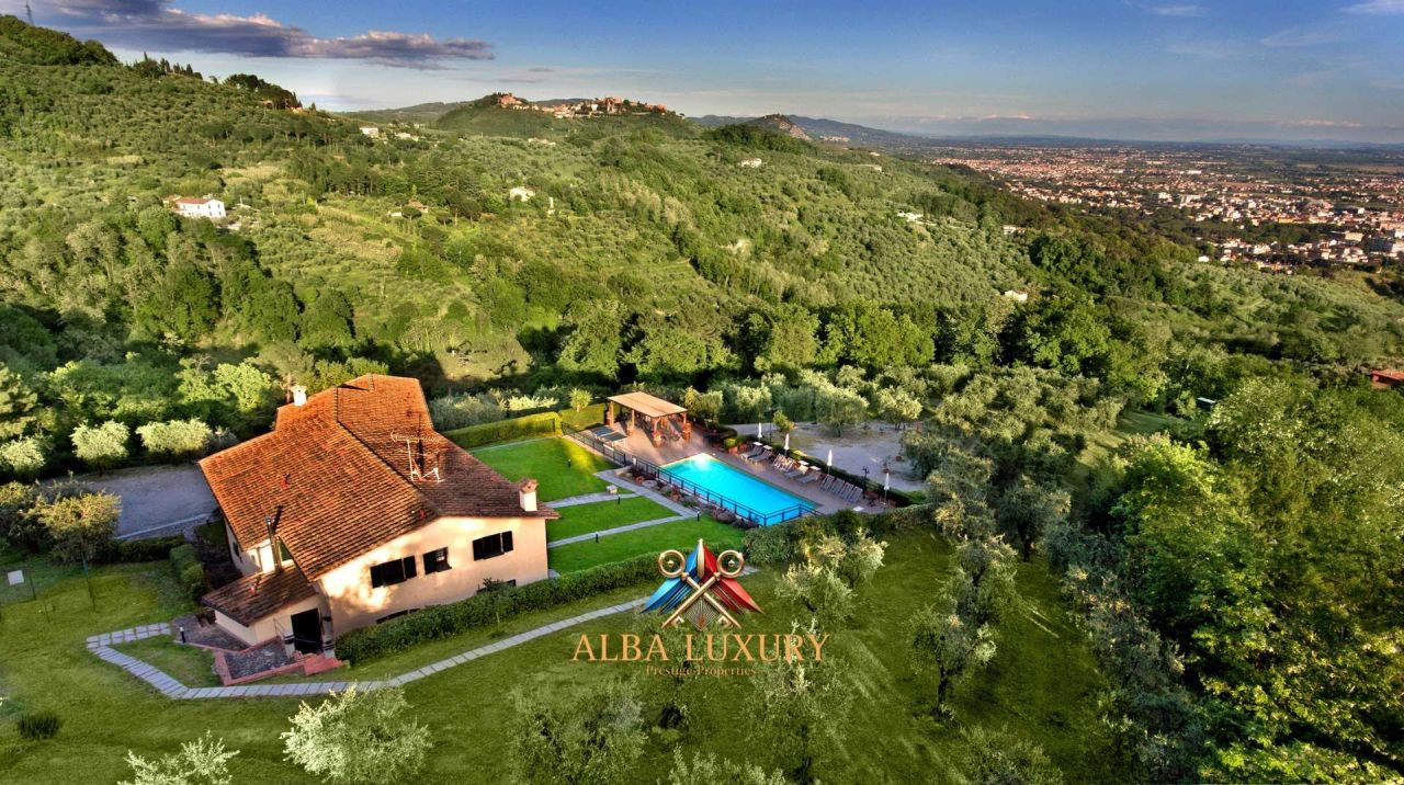 Villa in Montecatini Terme, Italy, 600 m² - picture 1