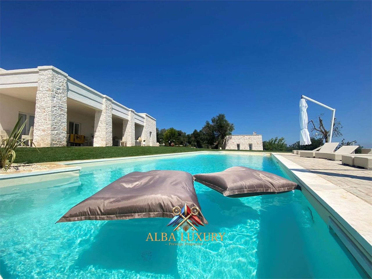 Villa in Ostuni, Italy, 700 m² - picture 12