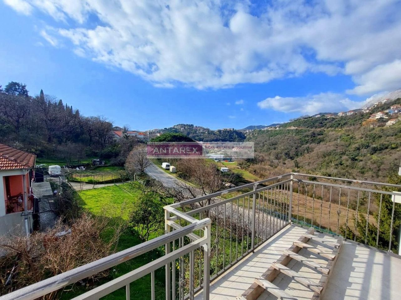 Apartamento en Herceg-Novi, Montenegro, 73 m² - imagen 1