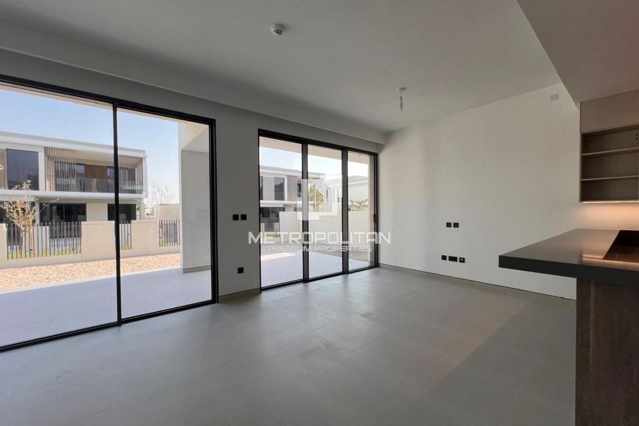 Villa in Dubai, UAE, 416 m² - picture 1