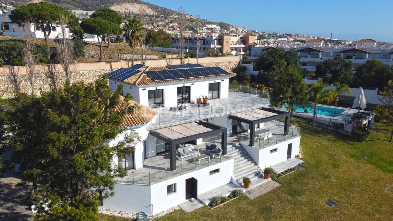 Villa à Benalmadena, Espagne, 378 m² - image 1