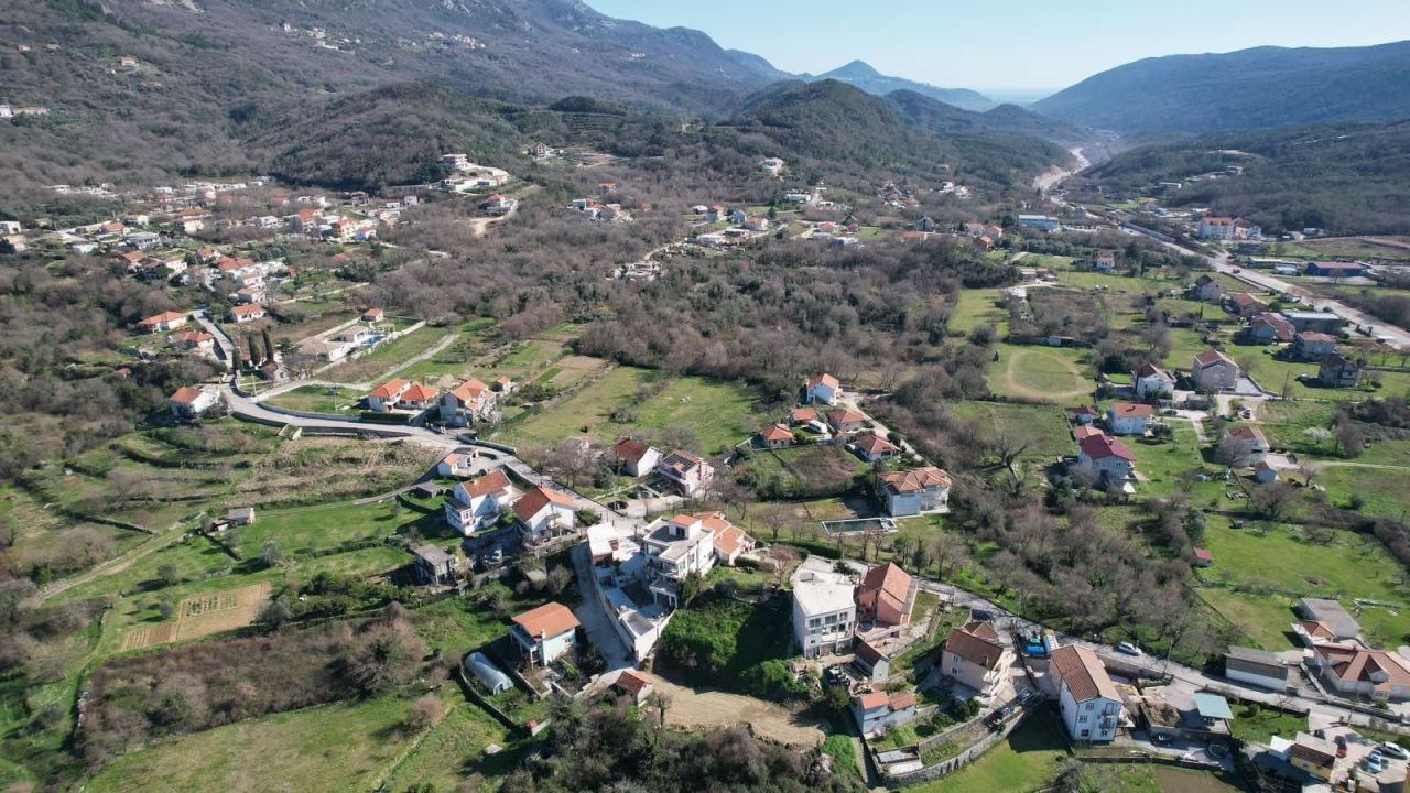 Terreno a Radanovići, Montenegro, 2 010 m2 - foto 4