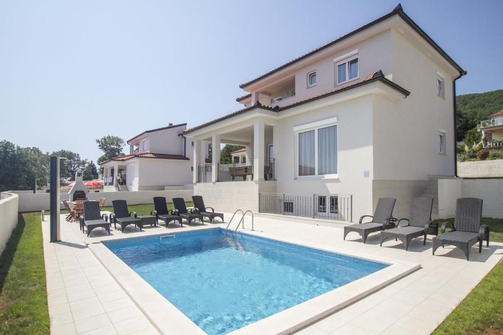 Villa à Rabac, Croatie, 878 m² - image 1
