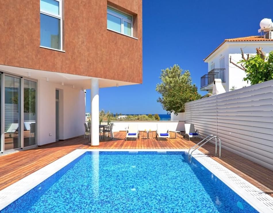 House in Paralimni, Cyprus, 195 m² - picture 1