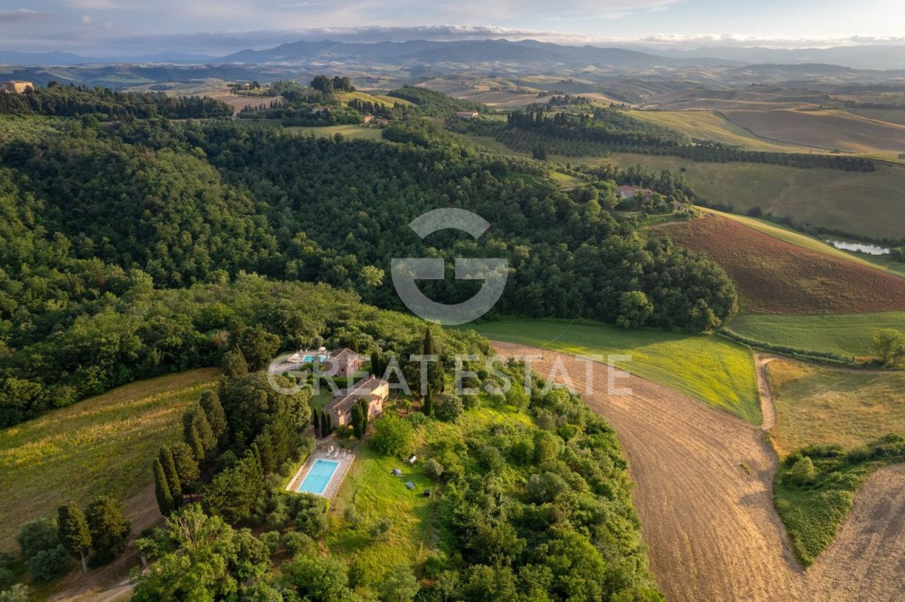 Haus in Volterra, Italien, 287.55 m² - Foto 1