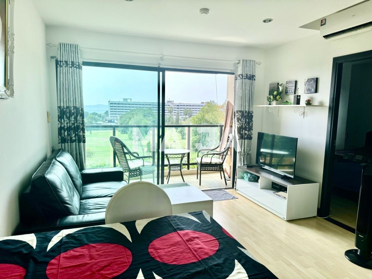 Apartment in Pattaya, Thailand, 42 m² - picture 1