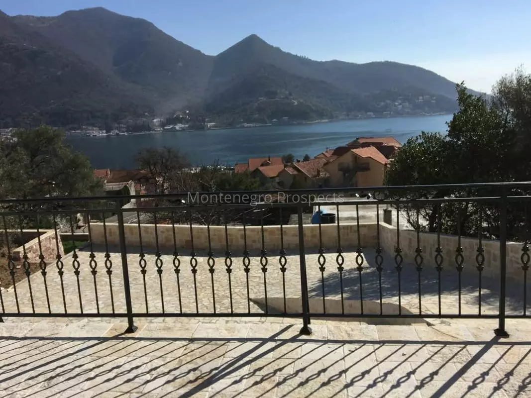 House in Kamenari, Montenegro, 165 m² - picture 13