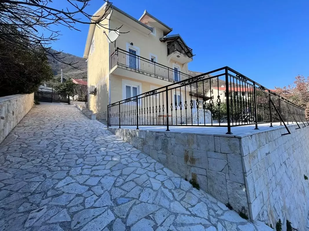 House in Kamenari, Montenegro, 165 m² - picture 9