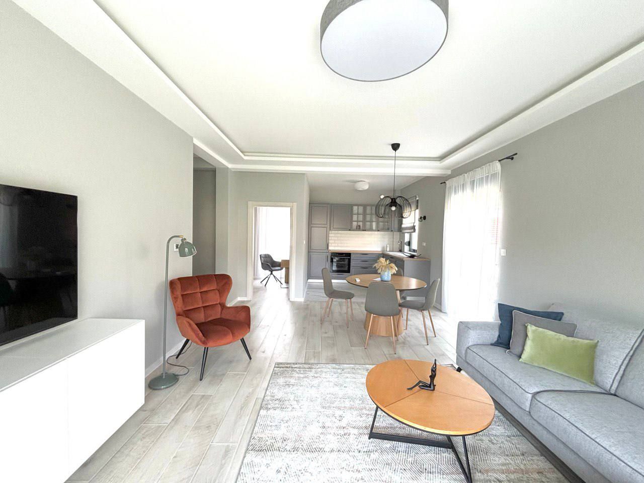 Piso en Tivat, Montenegro, 82 m² - imagen 1