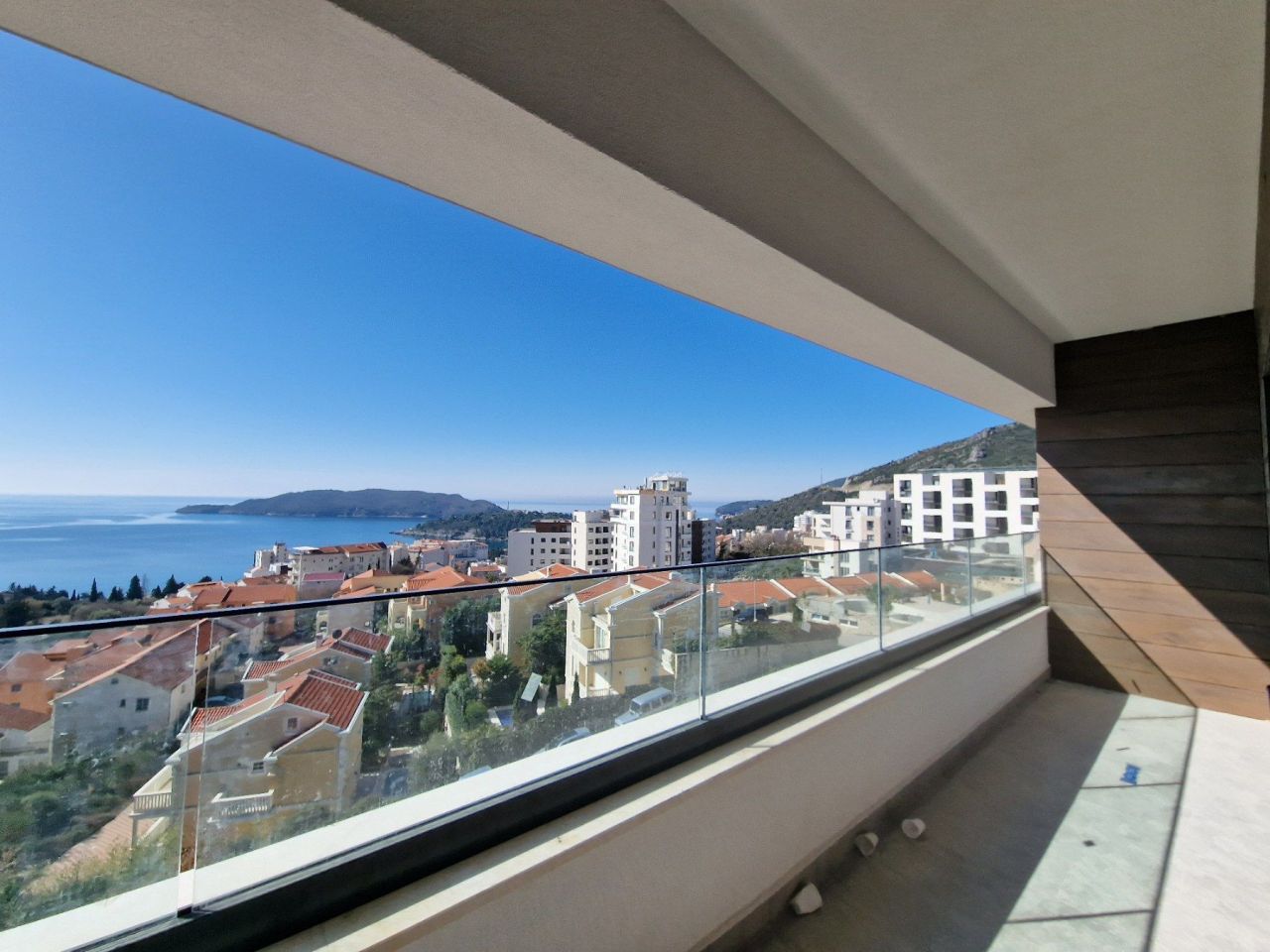 Apartment in Becici, Montenegro, 88.81 m² - picture 1