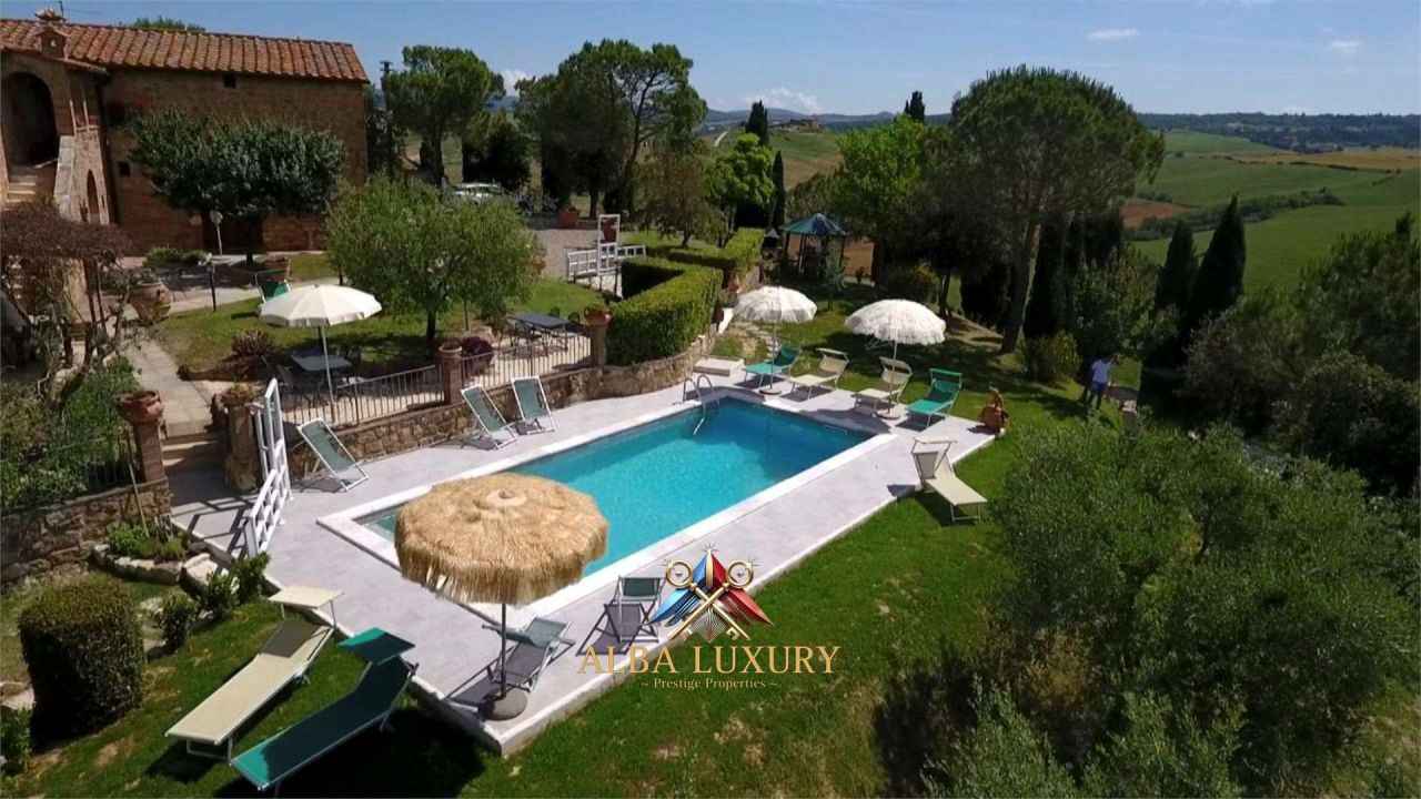 Villa Via della Pace, Italie, 600 m² - image 1