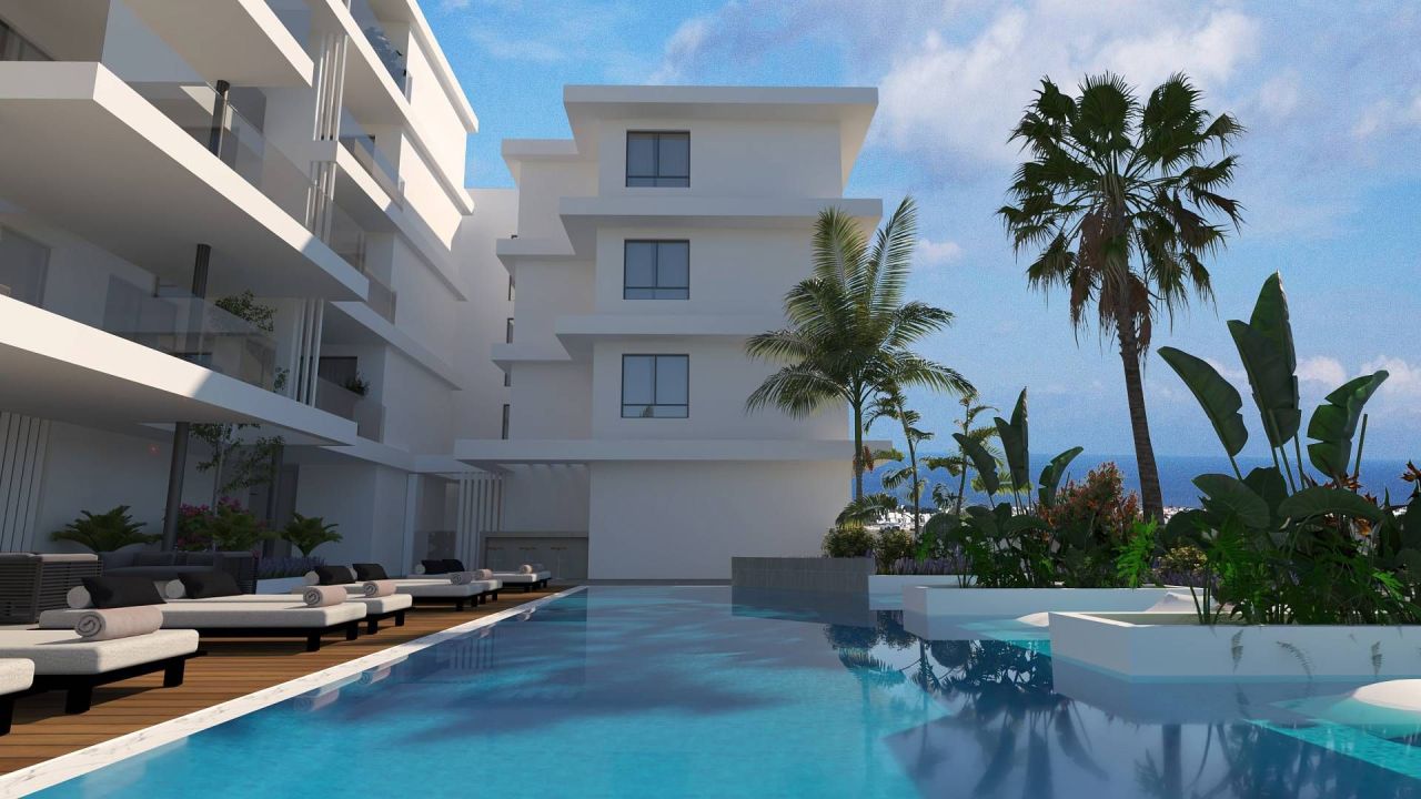 Flat in Paralimni, Cyprus, 89 m² - picture 2