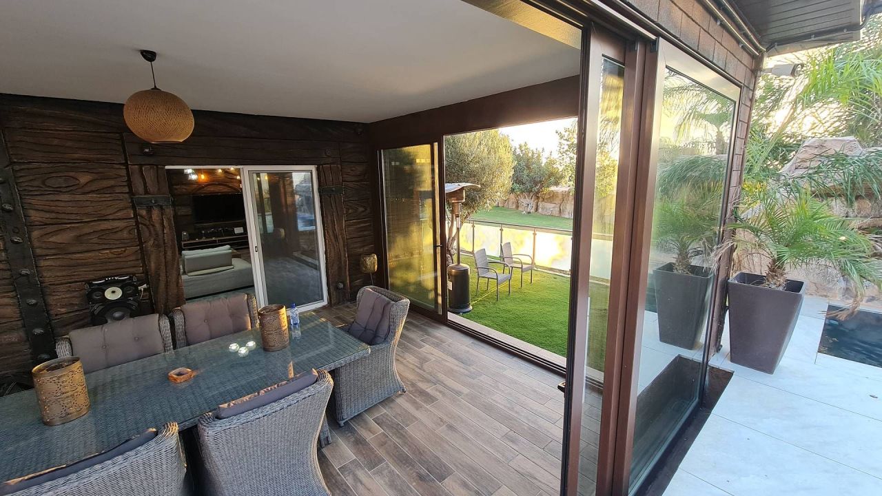 House in Nicosia, Cyprus, 330 m² - picture 7