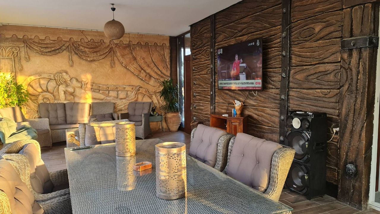 House in Nicosia, Cyprus, 330 m² - picture 9