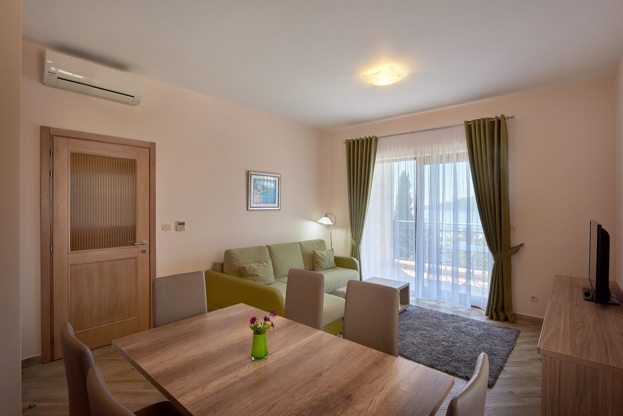 Apartment in Budva, Montenegro, 72 m² - picture 9