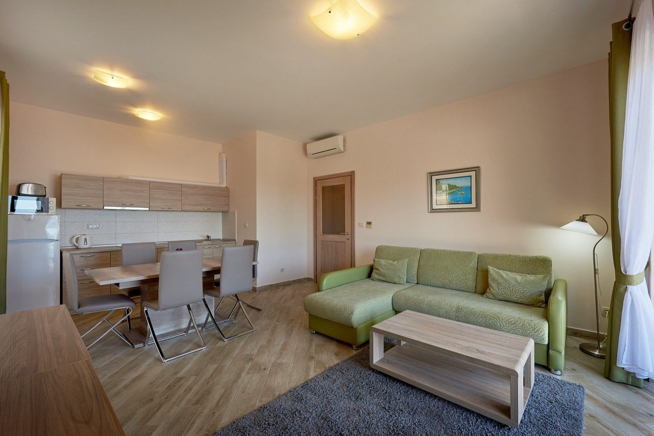 Apartment in Budva, Montenegro, 72 m² - picture 11