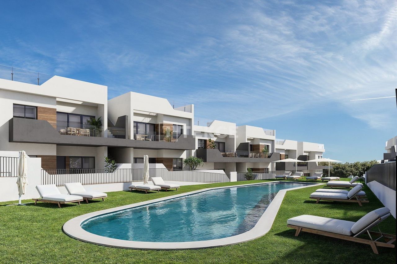 Apartamento en San Miguel de Salinas, España, 82 m² - imagen 1