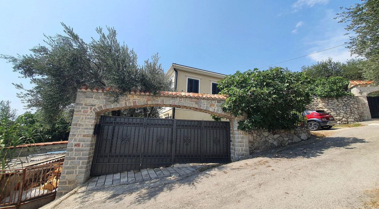 House in Rezevici, Montenegro, 100 m² - picture 1