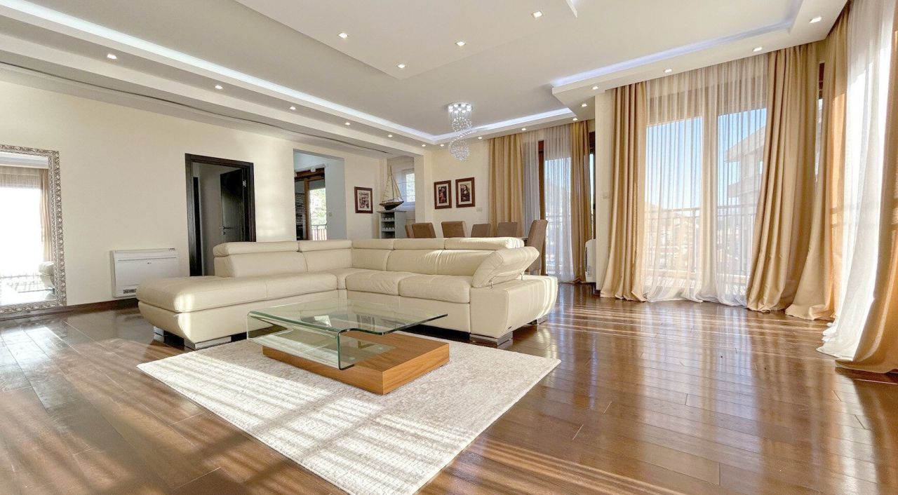 Wohnung in Petrovac, Montenegro, 152 m² - Foto 1