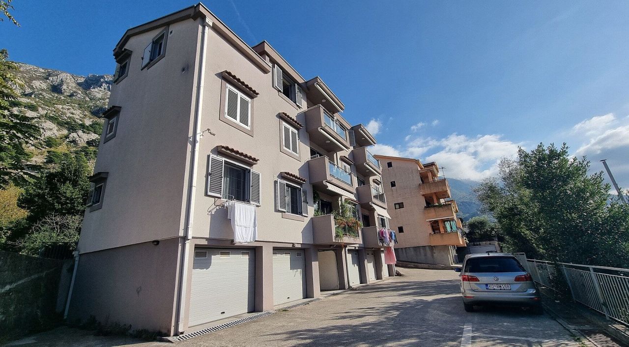 Wohnung in Dobrota, Montenegro, 120 m² - Foto 1