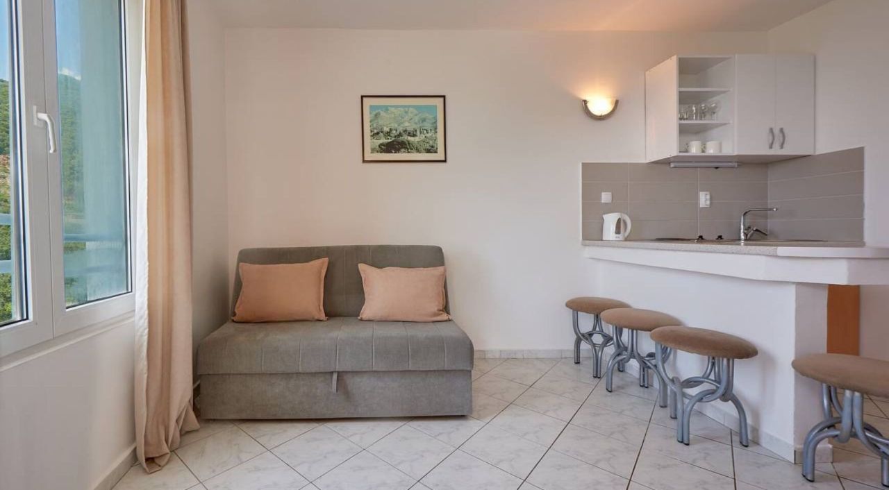 Hotel in Petrovac, Montenegro, 830 m² - picture 4