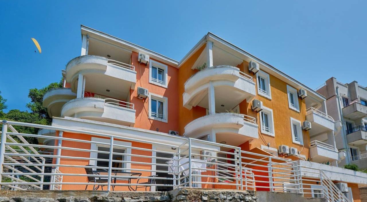 Hotel in Petrovac, Montenegro, 830 m² - picture 5