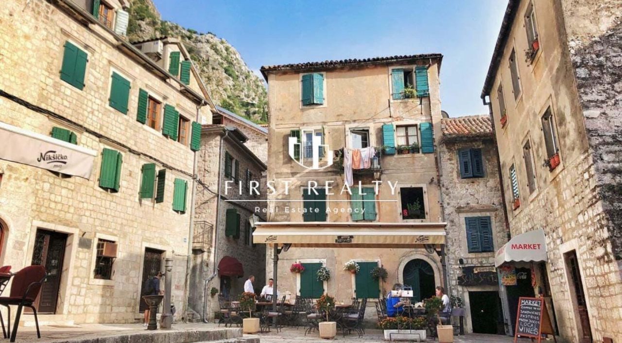 Wohnung in Kotor, Montenegro, 62 m² - Foto 1