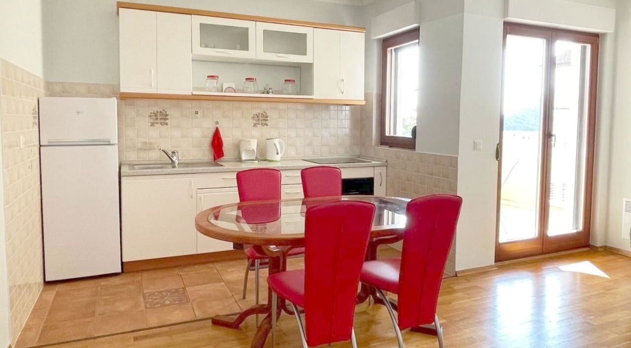 Appartement à Petrovac, Monténégro, 48 m² - image 2