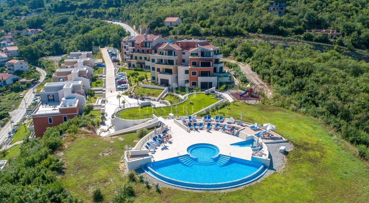 Wohnung in Morinj, Montenegro, 97 m² - Foto 1
