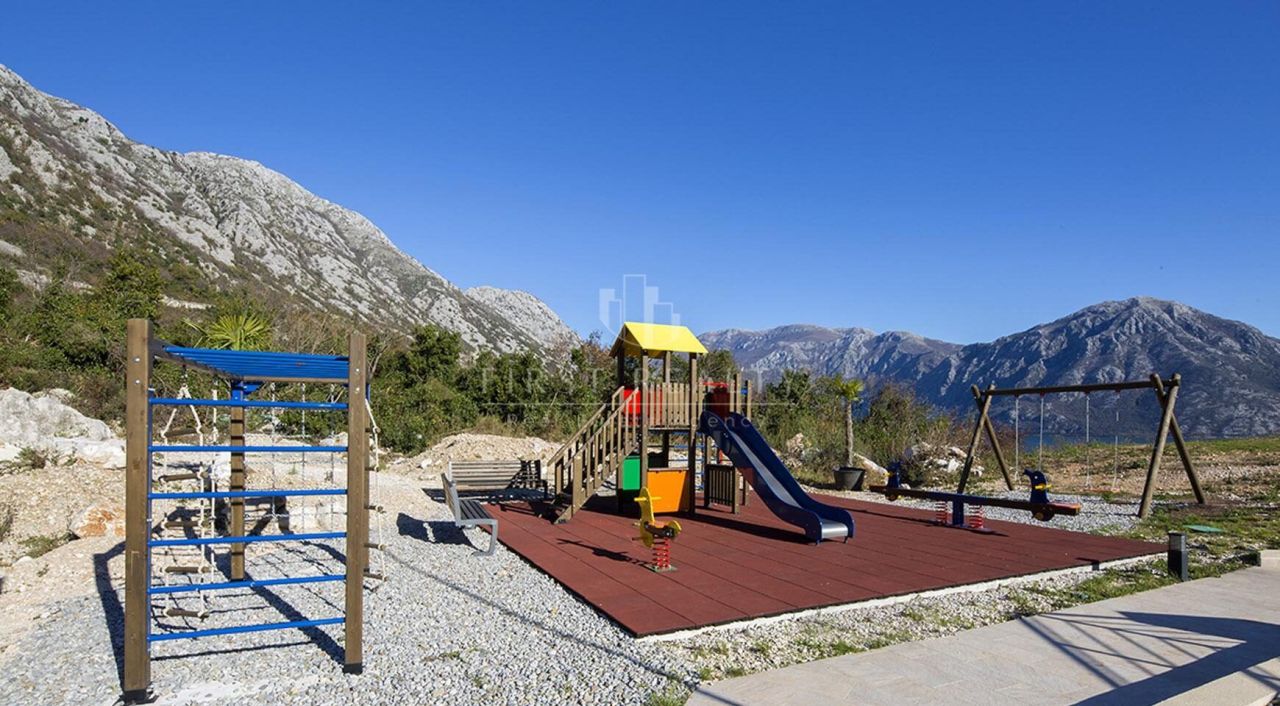 Piso en Morinj, Montenegro, 97 m² - imagen 6