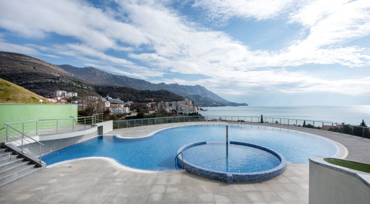 Piso en Becici, Montenegro, 93 m² - imagen 1