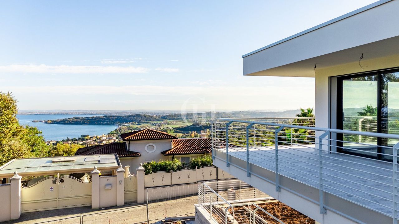 Appartement par le Lac de Garde, Italie, 188 m² - image 1