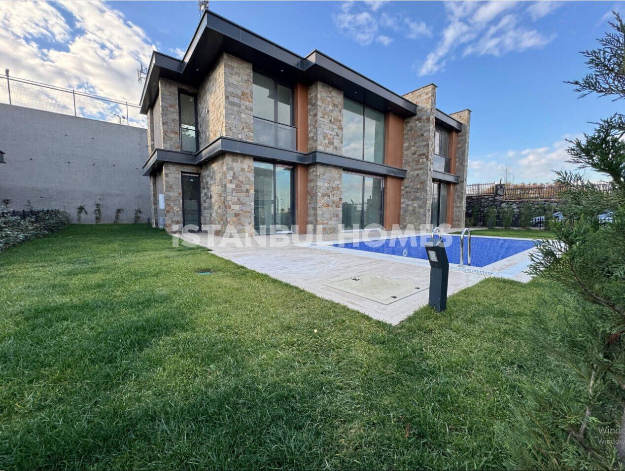 Villa à Tuzla, Turquie, 250 m² - image 1