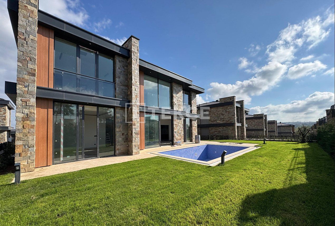 Villa en Tuzla, Turquia, 250 m² - imagen 1