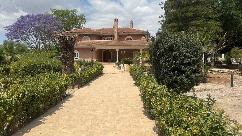 Villa à Orihuela, Espagne, 513 m² - image 1