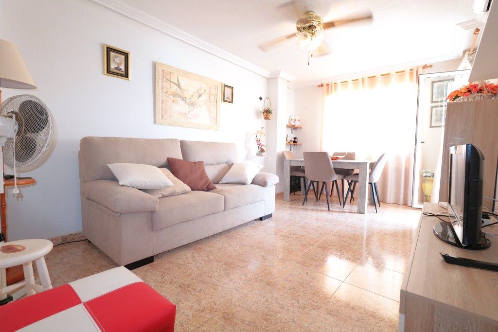 Apartment in Torrevieja, Spain, 70 m² - picture 2