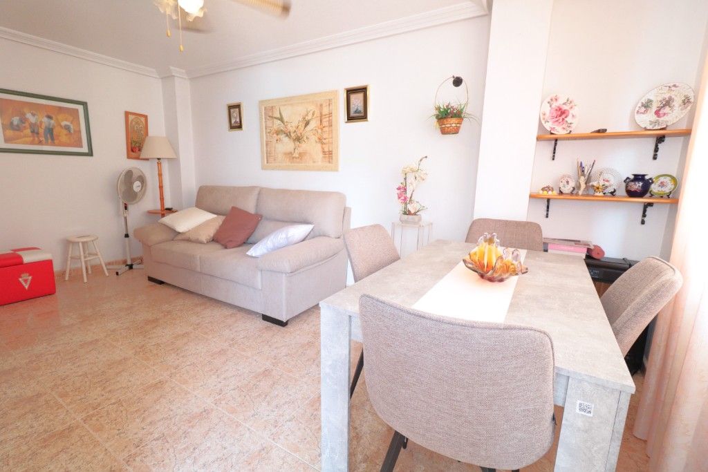 Apartment in Torrevieja, Spain, 70 m² - picture 6