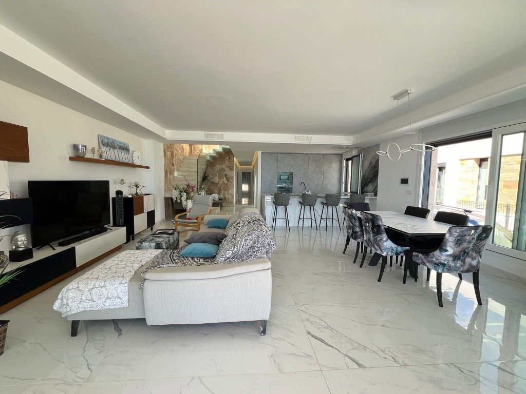 Villa in Torrevieja, Spain, 94 m² - picture 8